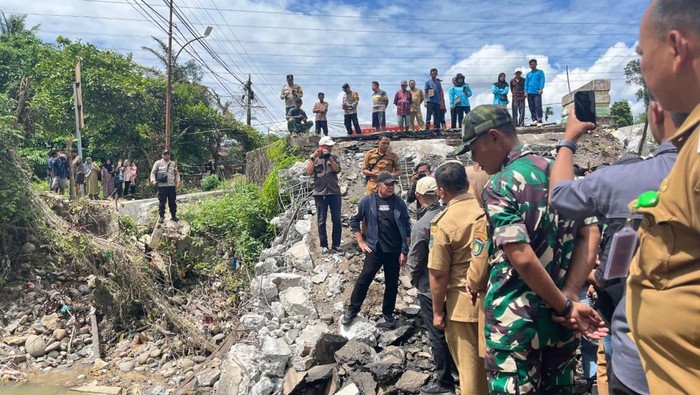 1765991156575-jembatan-di-muara-dua-prabumulih-yang-ambruk-akan-dibangun-jembatan-bayle-1765935997514_169