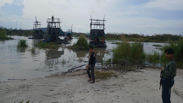 1766034377200-lokasi-pertambangan-timah-ilegal-di-kabupaten-bangka-selatan-1765980879584_169