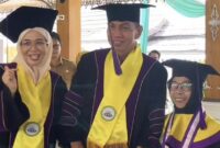 1766077577724-bupati-batang-hari-usai-memimpin-wisuda-para-lansia-1766041465322_169
