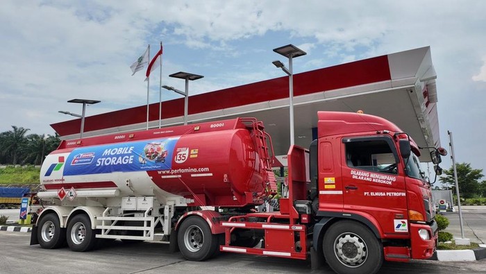 1766163953109-mobile-storage-pertamina-untuk-memastikan-stok-bbm-di-spbu-dalam-kondisi-aman-1766147445693_169