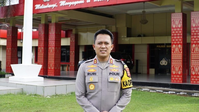 1766228756496-kapolres-banyuasin-akbp-ruri-prastowo-1765443242992_169