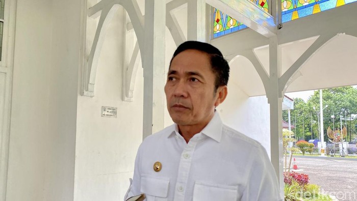 1766595973675-wali-kota-palembang-ratu-dewa-1766570135337_169