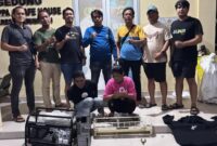 1766984795733-pasutri-di-prabumulih-yang-bobol-gudang-puskesmas-saat-ditangkap-polisi-1766904325582_169