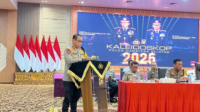 1767200764391-kapolda-sumsel-irjen-andi-rian-djajadi-1767174804306_169