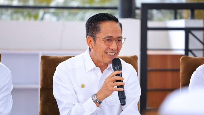 1767244035136-wali-kota-palembang-ratu-dewa-1760152373125_169