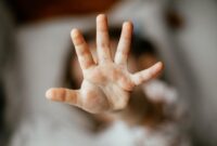 1767503209433-ilustrasi-pelecehan-dan-penelantaran-anak-1_169