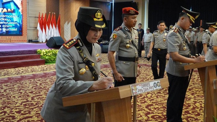 1767611216873-kombes-andes-purwanti-direktur-direktorat-ppa-dan-ppo-polda-sumsel-1767593246393_169