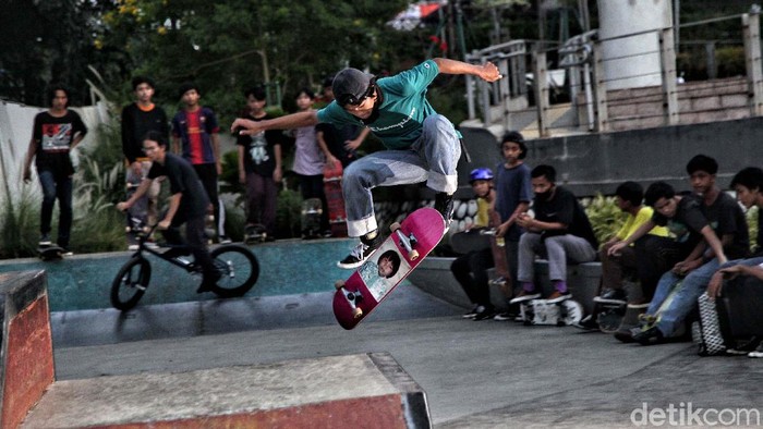 1767740711541-aksi-para-skateboard-di-tengah-pandemi-covid-19_169