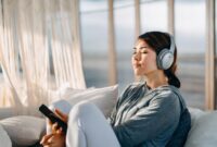 1767848789627-ilustrasi-mendengarkan-musik_169