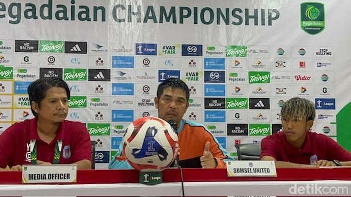 1767956786917-pelatih-sumsel-united-nilmaizar-usai-laga-melawaln-fc-bekasi-city-1767014510549_169