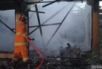 1768151168927-rumah-warga-tulungagung-dibakar-kekasih-1768108620234_169