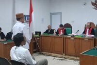 1768215956695-mantan-kadis-pmd-darul-effendi-mendengarkan-putusan-vonis-hakim-pengadilan-tipikor-pn-palembang-1768200268128_169