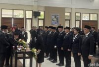 1768475202147-gubernur-sumsel-herman-deru-melantik-154-pejabat-di-lingkungan-pemprov-sumsel-1768459260367_169