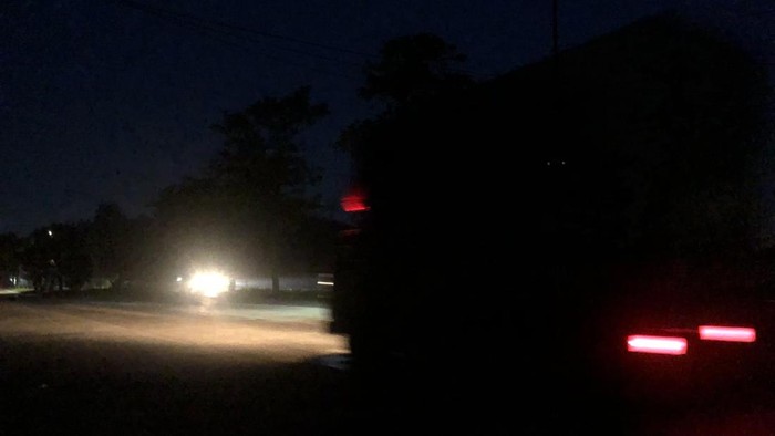 1769079987226-kondisi-lampu-penerangan-yang-padam-di-jalintim-sumsel-tepatnya-di-jalan-bypass-alang-alang-lebar-1769048966338_169