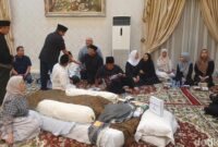 1769101548898-sejumlah-pejabat-berdatangan-ke-rumah-duka-haji-alim-di-palembang-1769092297200_169