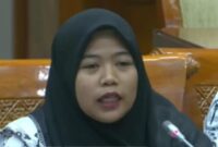 1769144771001-guru-honorer-sd-di-muaro-jambi-tri-wulansari-di-rdp-komisi-iii-untuk-mengadu-kasus-yang-menimpanya-1768996865021_169