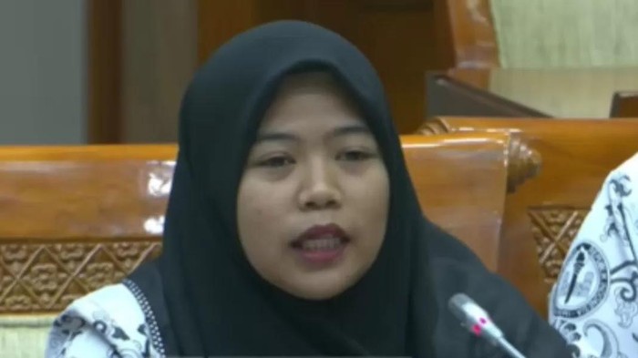 1769144771001-guru-honorer-sd-di-muaro-jambi-tri-wulansari-di-rdp-komisi-iii-untuk-mengadu-kasus-yang-menimpanya-1768996865021_169
