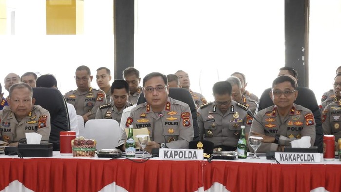 1769166394616-kapolda-babel-irjen-pol-viktor-t-sihombing-dan-wakapolda-brigjen-murry-mirranda-1769148807763_169