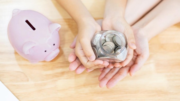 1769231173299-ilustrasi-tips-ajarkan-anak-menabung-1_169
