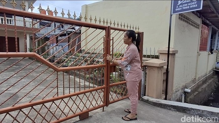 1769274359696-suasana-kosan-sekaligus-rumah-milik-korban-1769250177512_169