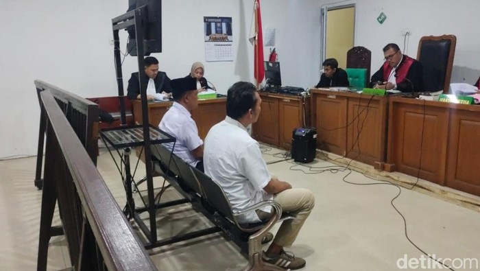 1769425564463-bobby-dan-edwin-jalani-sidang-tuntutan-di-pengadilan-tipikor-pn-palembang-1769409711192_169