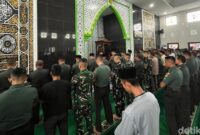 1769533610599-kodam-xxi-radin-inten-lampung-gelar-salat-gaib-untuk-korban-longsor-cisarua-1769515074195_169